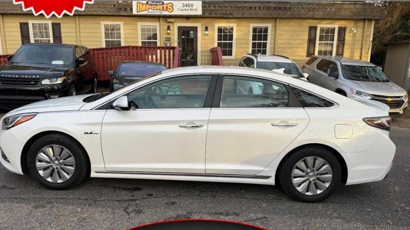 HYUNDAI SONATA 2016 KMHE24L11GA015134 image