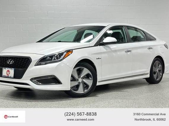 HYUNDAI SONATA 2016 KMHE34L18GA025415 image
