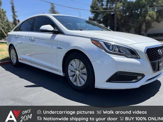 HYUNDAI SONATA 2016 KMHE24L16GA013413 image