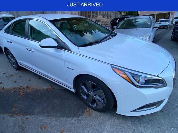 HYUNDAI SONATA 2016 KMHE54L22GA035618 image