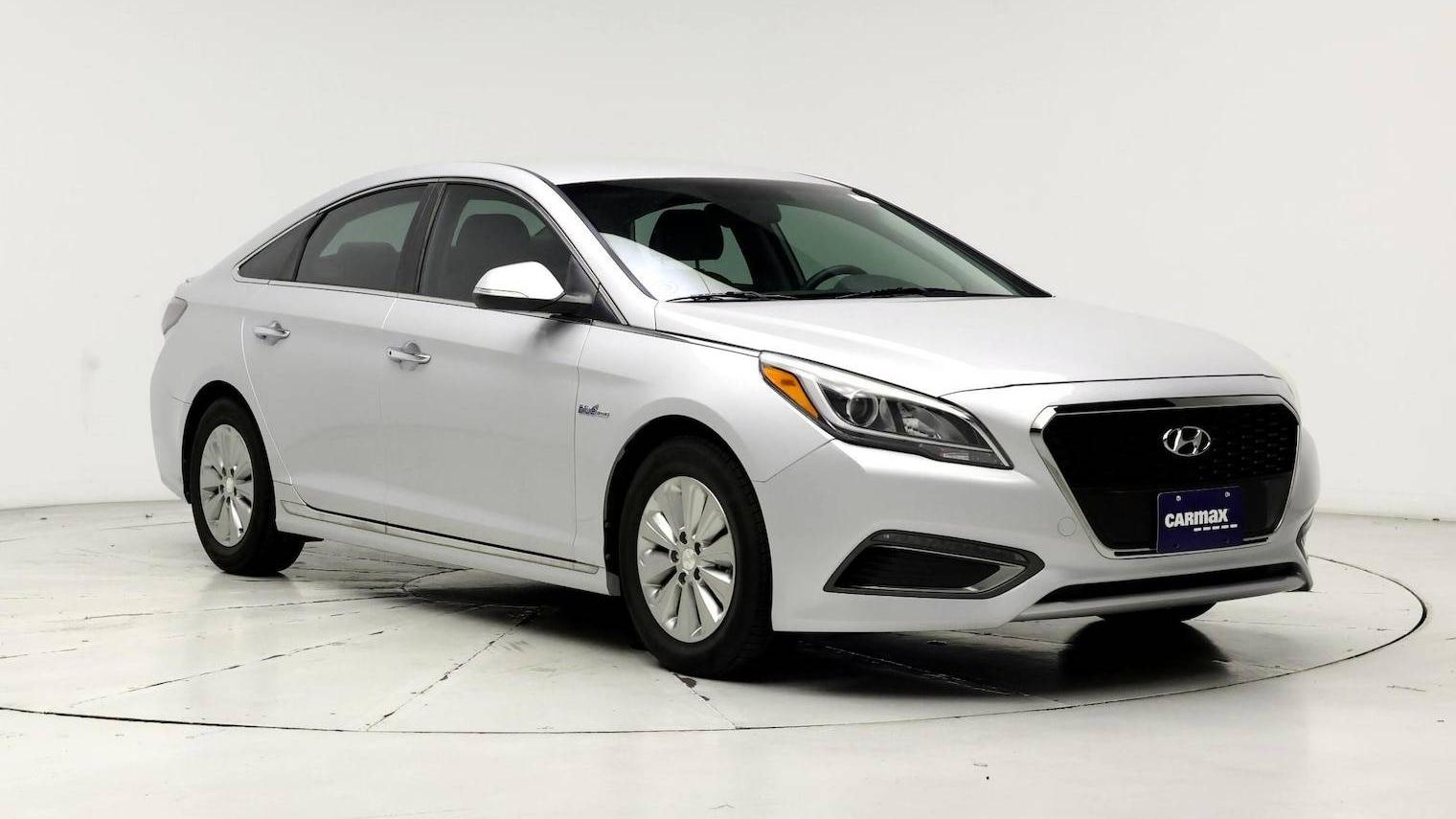 HYUNDAI SONATA 2016 KMHE24L12GA027762 image