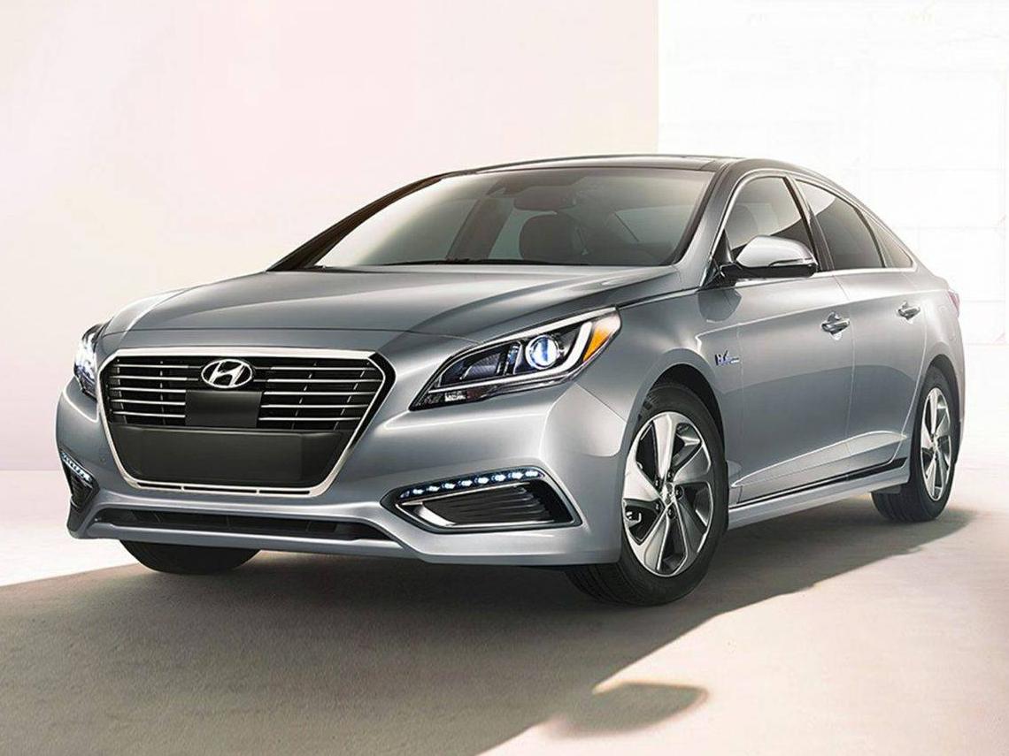 HYUNDAI SONATA 2016 KMHE34L14GA009552 image