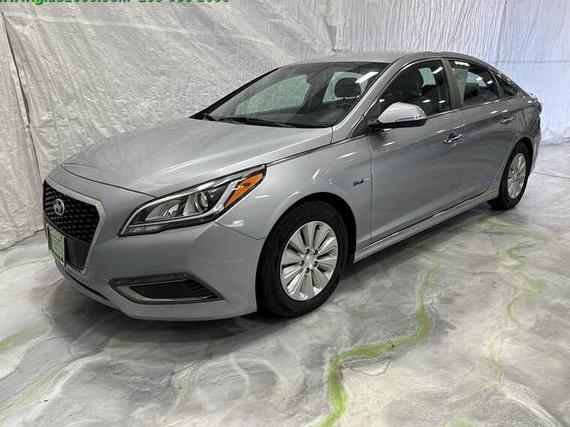 HYUNDAI SONATA 2016 KMHE24L11GA030152 image