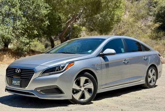 HYUNDAI SONATA 2016 KMHE54L23GA030850 image
