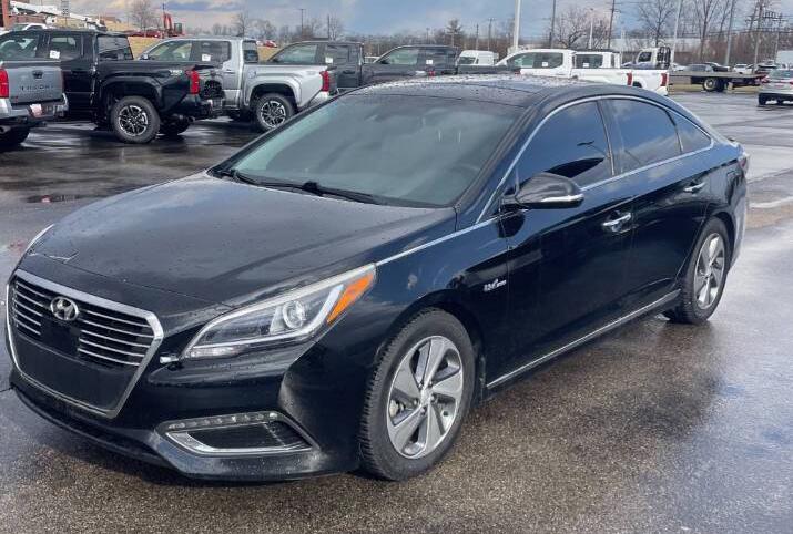 HYUNDAI SONATA 2016 KMHE34L10GA010262 image