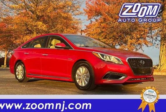 HYUNDAI SONATA 2016 KMHE24L15GA016996 image