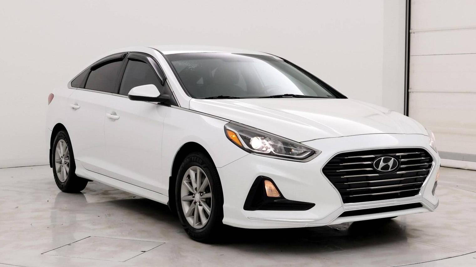 HYUNDAI SONATA 2019 5NPE24AF9KH731803 image