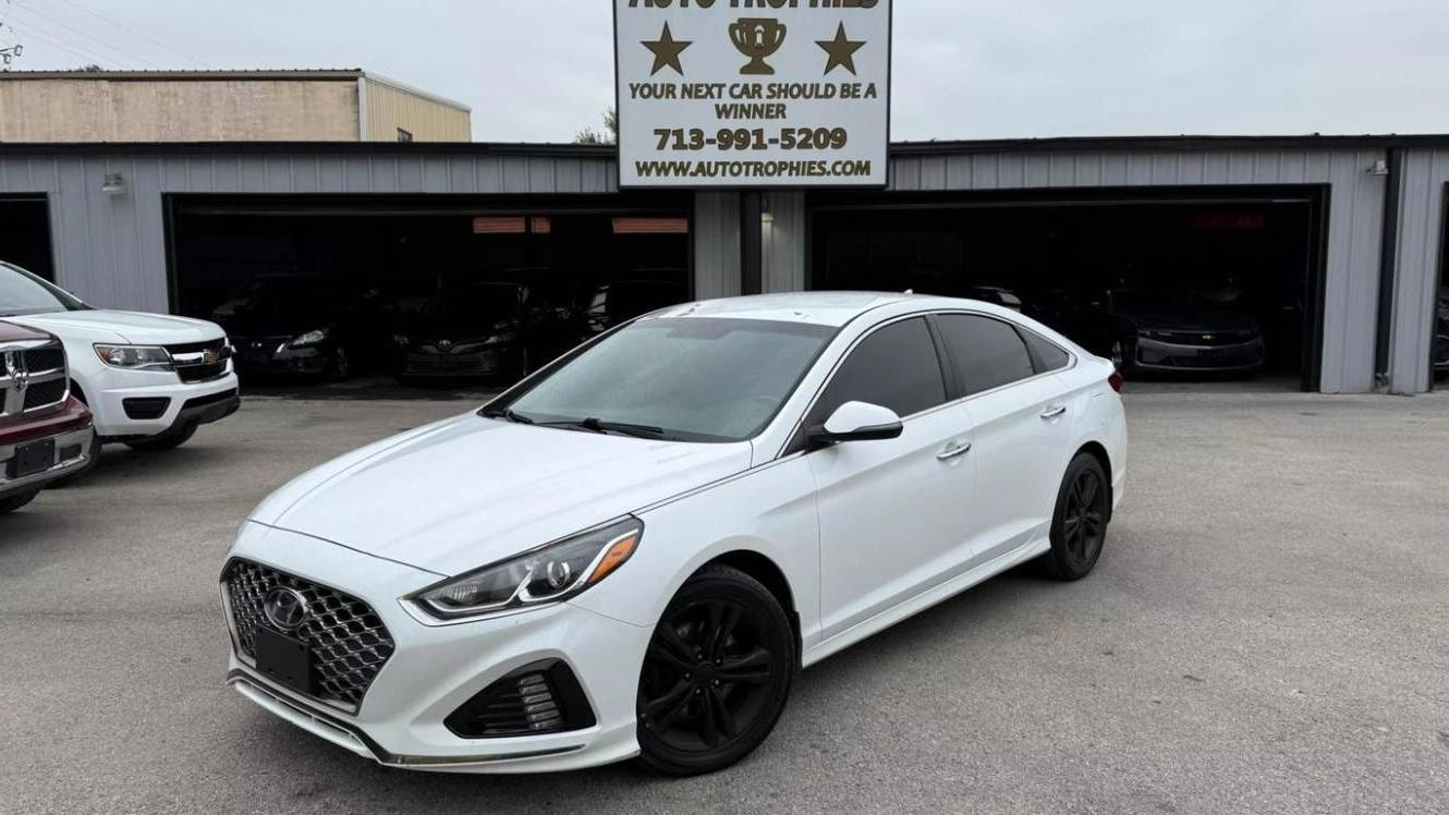 HYUNDAI SONATA 2019 5NPE34AF2KH805737 image