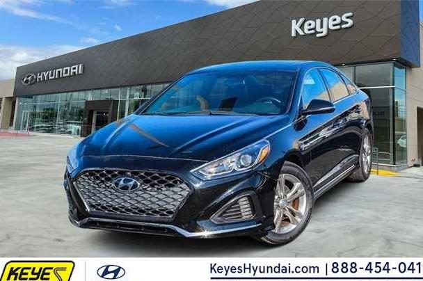 HYUNDAI SONATA 2019 5NPE34AF3KH738081 image