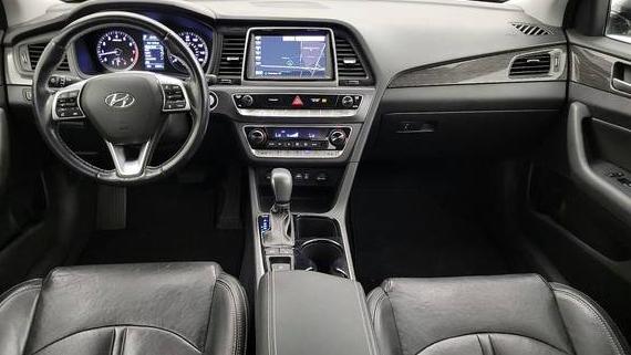HYUNDAI SONATA 2019 5NPE34AF1KH813540 image