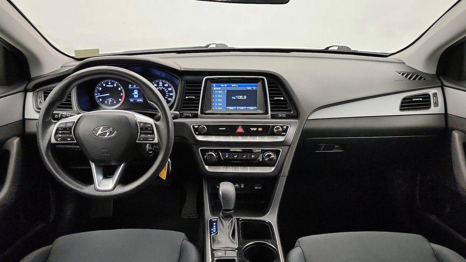 HYUNDAI SONATA 2019 5NPE24AF7KH749099 image