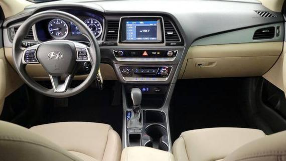HYUNDAI SONATA 2019 5NPE24AF6KH746551 image