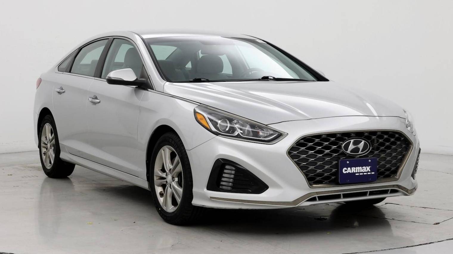 HYUNDAI SONATA 2019 5NPE34AF5KH779084 image