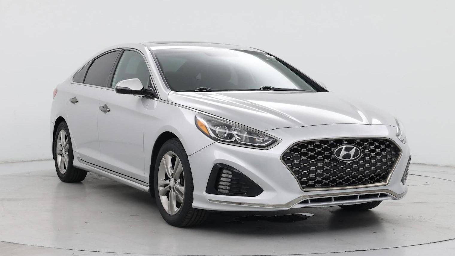 HYUNDAI SONATA 2019 5NPE34AF4KH813886 image