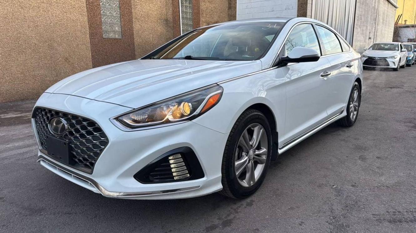 HYUNDAI SONATA 2019 5NPE34AF8KH810831 image