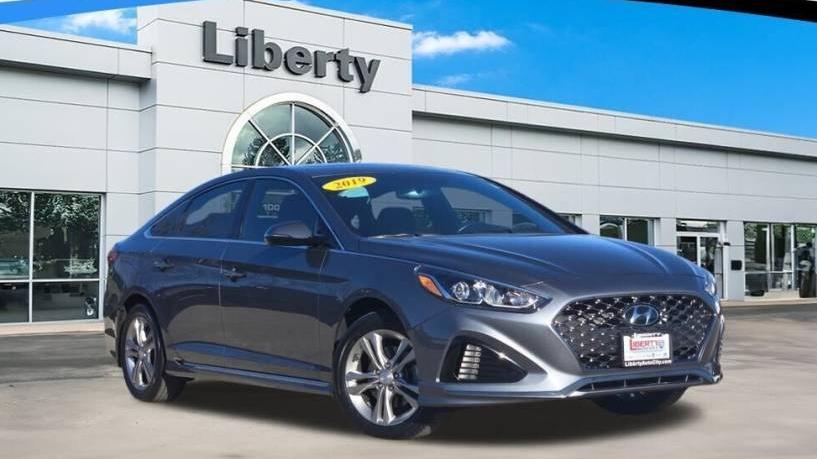 HYUNDAI SONATA 2019 5NPE34AF7KH813977 image