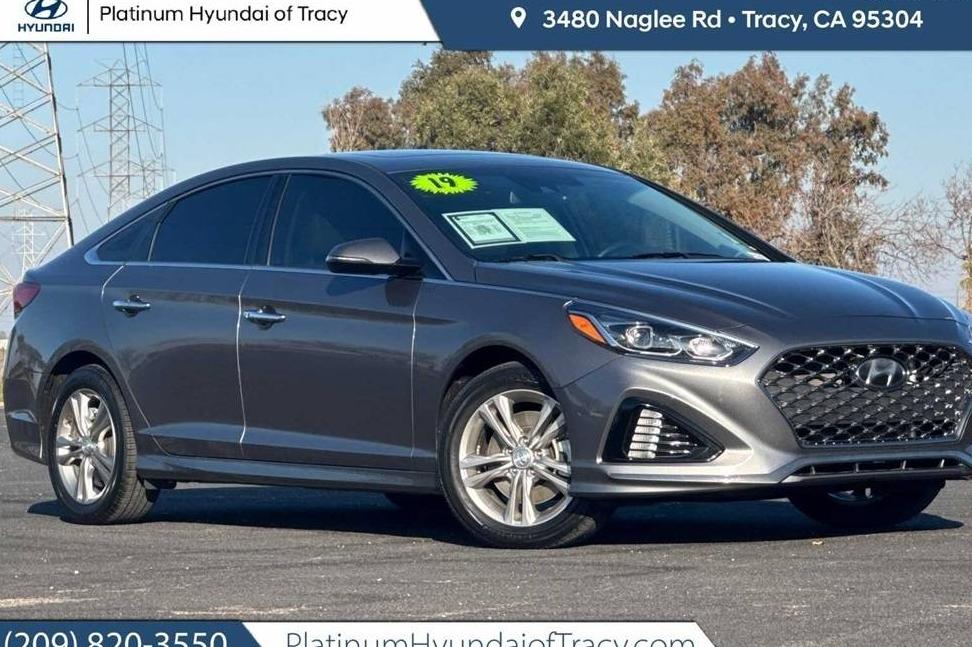 HYUNDAI SONATA 2019 5NPE34AF3KH821848 image