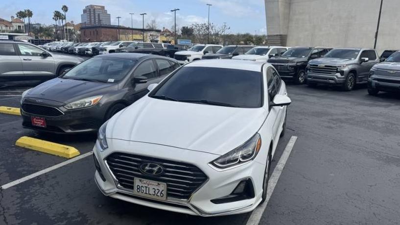 HYUNDAI SONATA 2019 5NPE24AF3KH739816 image