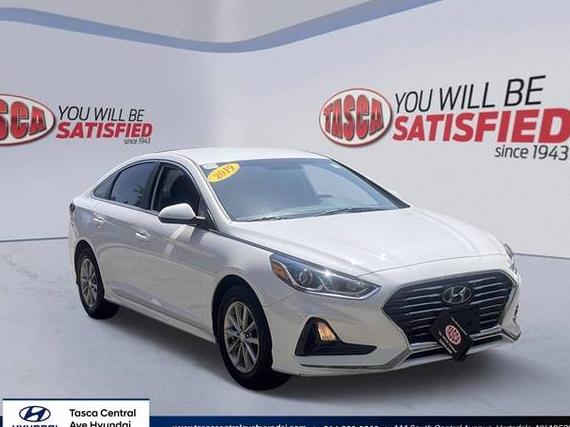 HYUNDAI SONATA 2019 5NPE24AF5KH757668 image