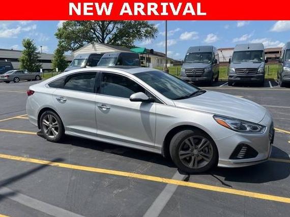 HYUNDAI SONATA 2019 5NPE34AF8KH815897 image