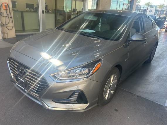 HYUNDAI SONATA 2019 KMHE24L31KA084562 image