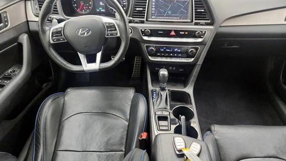 HYUNDAI SONATA 2019 5NPE34ABXKH733943 image
