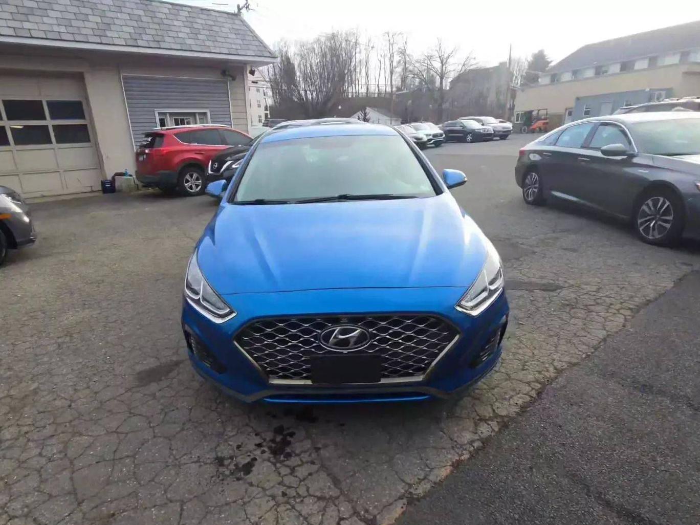 HYUNDAI SONATA 2019 5NPE34AF8KH750940 image