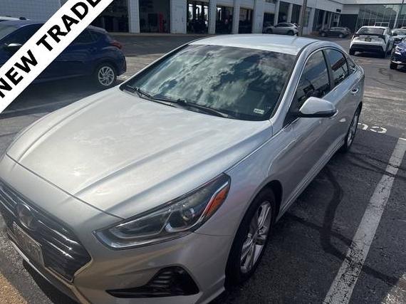 HYUNDAI SONATA 2018 5NPE34AF8JH631364 image