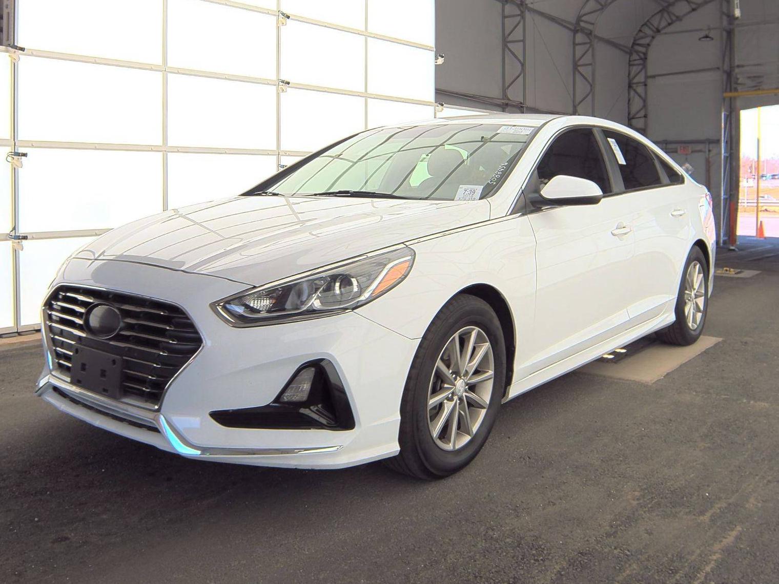 HYUNDAI SONATA 2018 5NPE24AF1JH673541 image