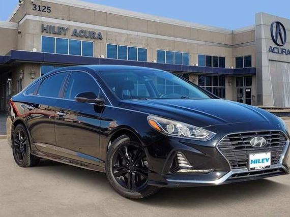HYUNDAI SONATA 2018 5NPE34AF3JH596488 image
