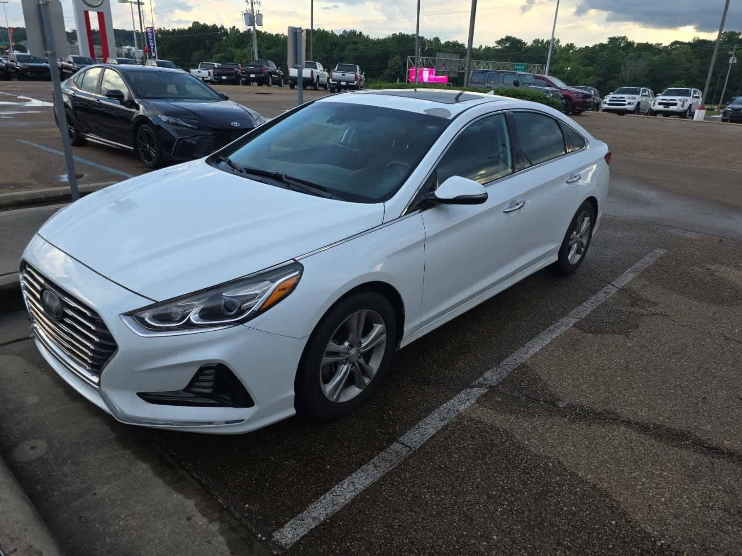 HYUNDAI SONATA 2018 5NPE34AF9JH658105 image