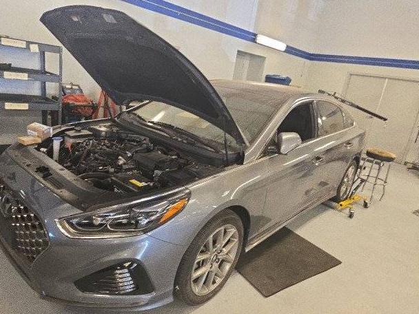 HYUNDAI SONATA 2018 5NPE34AB7JH719237 image