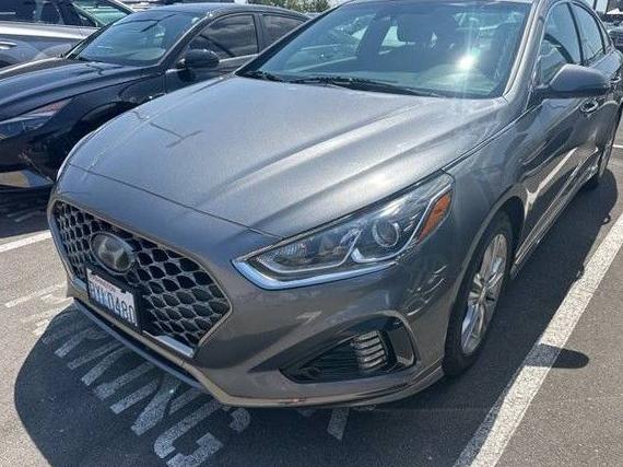 HYUNDAI SONATA 2018 5NPE34AF6JH705039 image