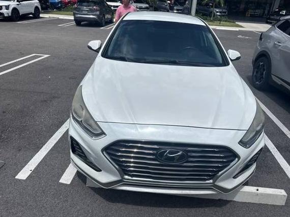 HYUNDAI SONATA 2018 5NPE34AF7JH618024 image