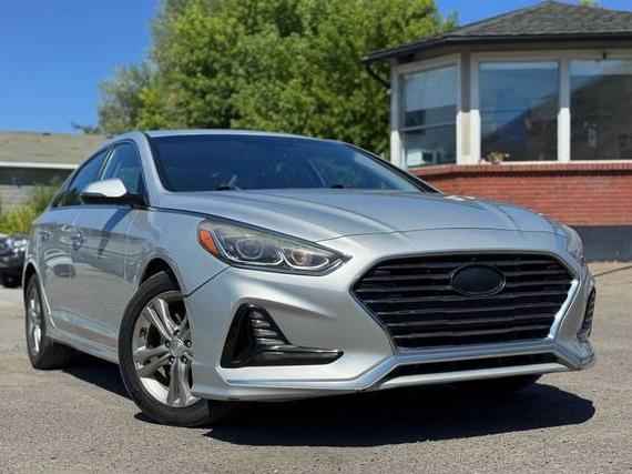 HYUNDAI SONATA 2018 5NPE34AF7JH670799 image