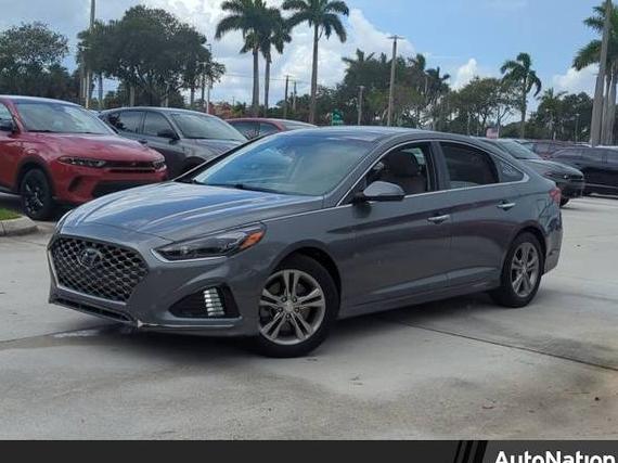 HYUNDAI SONATA 2018 5NPE34AF5JH711785 image