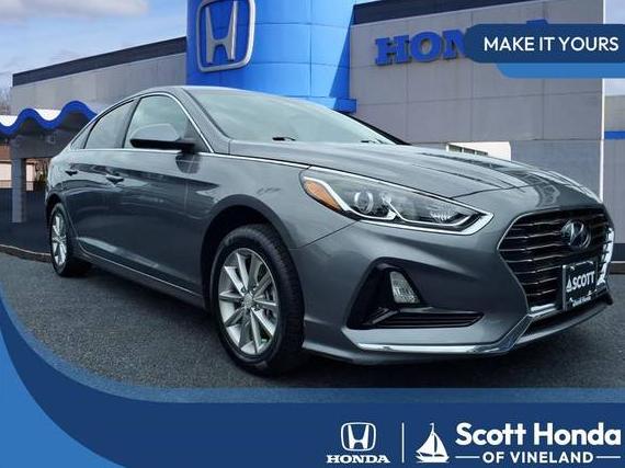 HYUNDAI SONATA 2018 5NPE24AA2JH715929 image