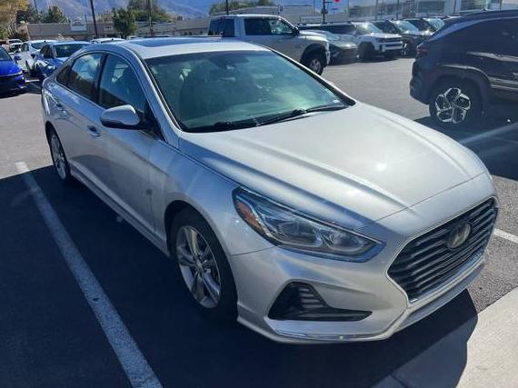 HYUNDAI SONATA 2018 5NPE34AF1JH687002 image