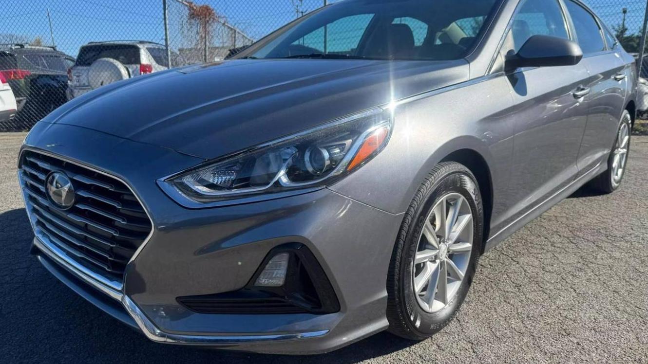 HYUNDAI SONATA 2018 5NPE24AF9JH699210 image