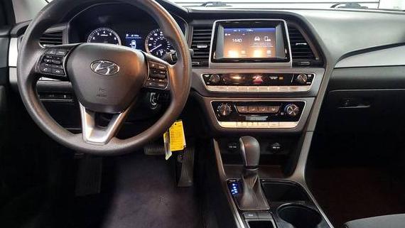 HYUNDAI SONATA 2018 5NPE24AFXJH706505 image