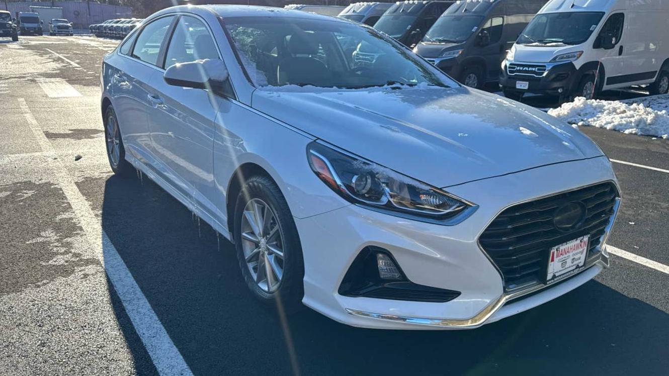 HYUNDAI SONATA 2018 5NPE24AF3JH704451 image