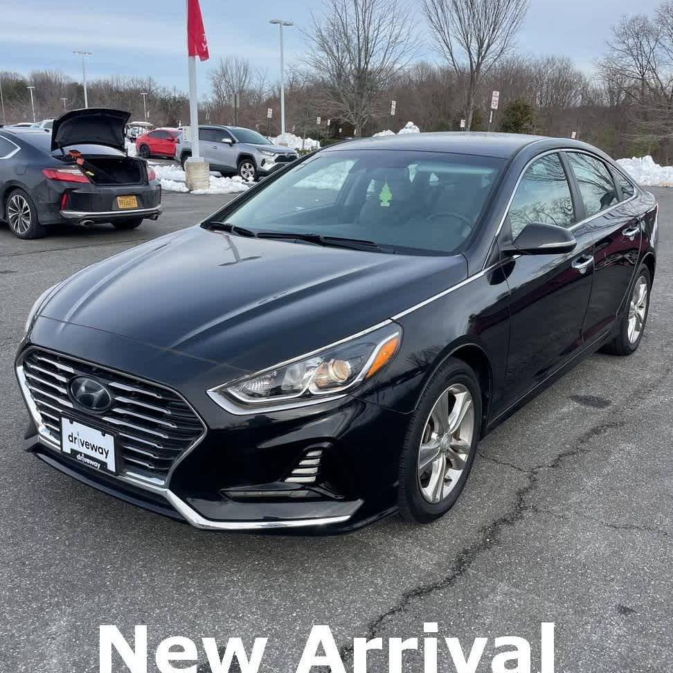 HYUNDAI SONATA 2018 5NPE34AF9JH686602 image