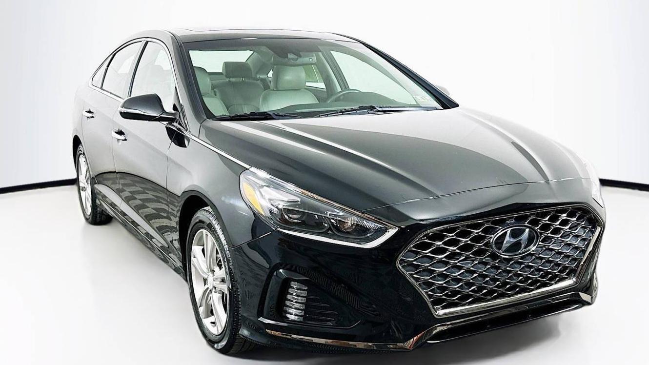 HYUNDAI SONATA 2018 5NPE34AF5JH714279 image