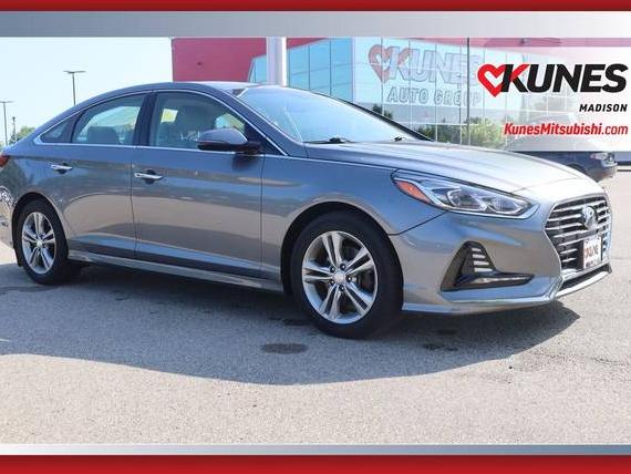 HYUNDAI SONATA 2018 5NPE34AF4JH626369 image
