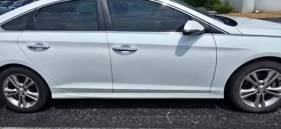 HYUNDAI SONATA 2018 5NPE34AF1JH642495 image