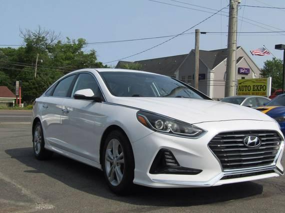 HYUNDAI SONATA 2018 5NPE34AF1JH631531 image