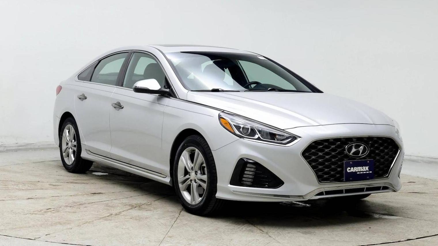 HYUNDAI SONATA 2018 5NPE34AF1JH647339 image