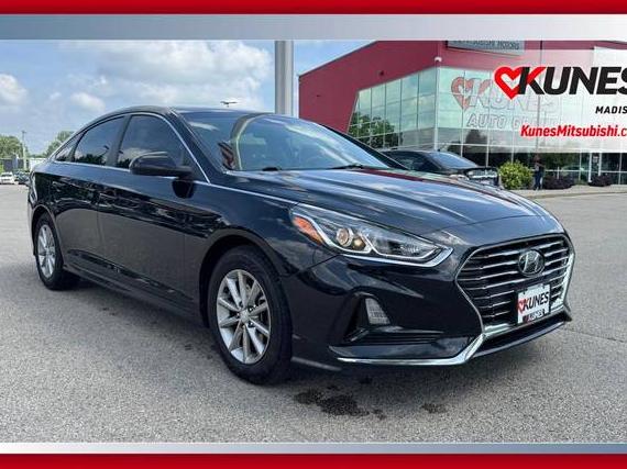HYUNDAI SONATA 2018 5NPE24AF9JH625723 image