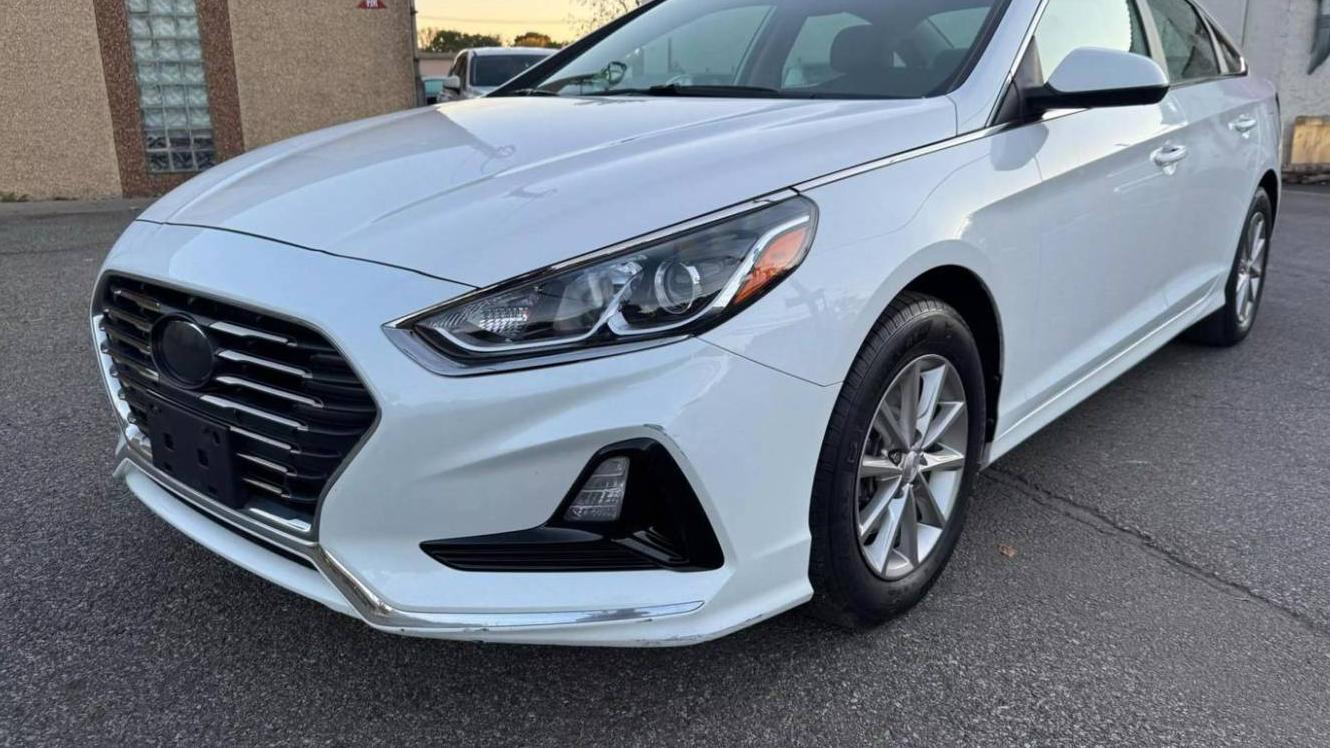 HYUNDAI SONATA 2018 5NPE24AF3JH678644 image