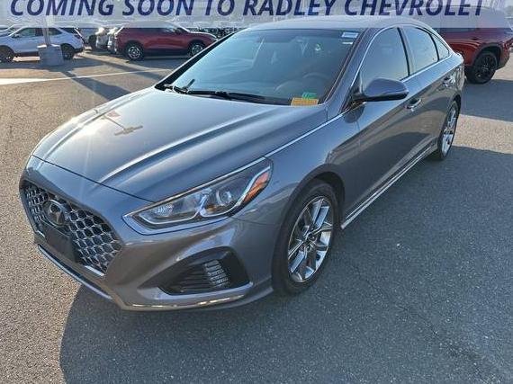 HYUNDAI SONATA 2018 5NPE34AB5JH691423 image